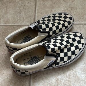 Womans Vans Checkered 5.5